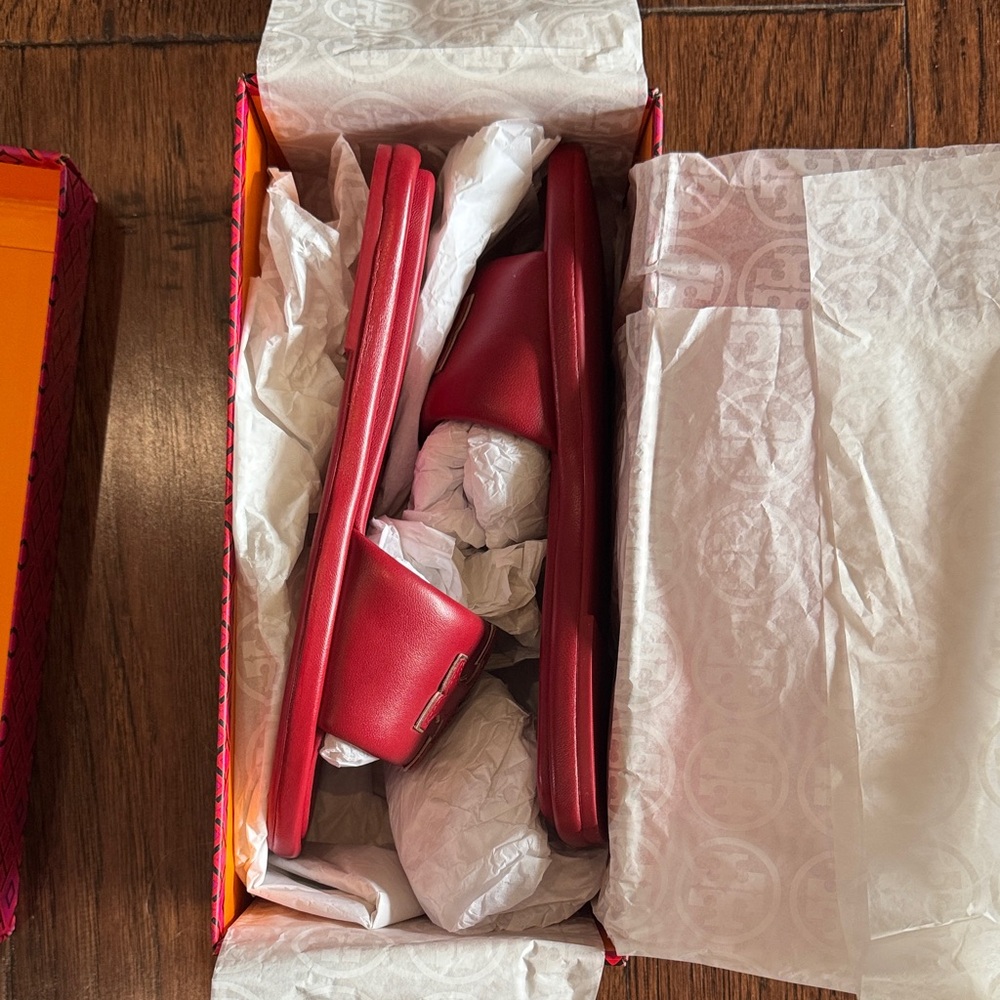 New!! Tory Burch Red and Gold Double T sport slide size 7 - Picture 2 of 9